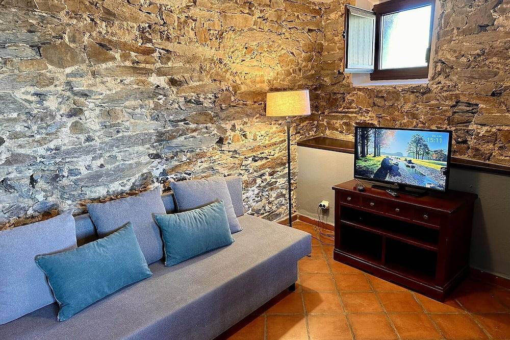 Entire apartment, Experiencia Inigualable con Vistas Impresionantes in Patones, Madrid Province