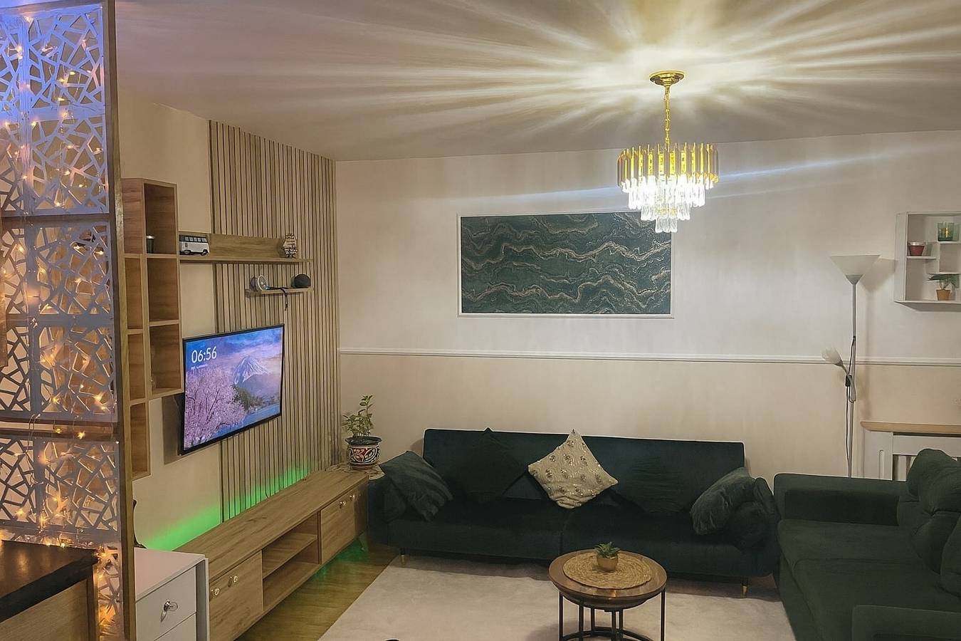 Entire apartment, Vacation Rental Apartment with Shared Garden, Balcony & Wi-Fi in Bezons, Val-d'Oise