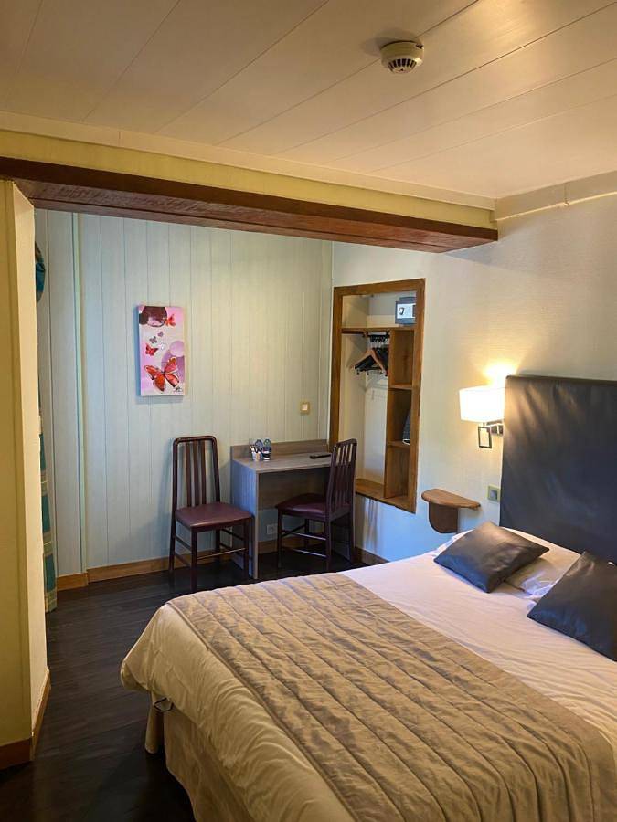 Hôtel pour 2 personnes, avec Terrasse et Jardin à Senonches