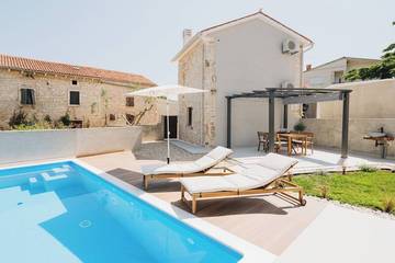 Villa für 2 Personen, mit Garten und Pool in Istrien