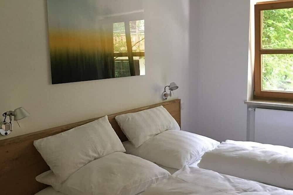 Ganze Wohnung, Chalet Apartment für 2 - 6 Pers. mit Kamin und Sauna, 91qm in Schleching, Bayerische Alpen