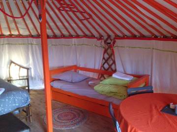 Tente pour 6 personnes, avec piscine et jacuzzi dans Saône-et-Loire
