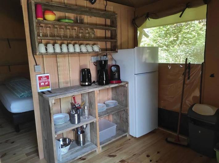 Tente pour 5 personnes, avec jardin et piscine dans Allier - 3