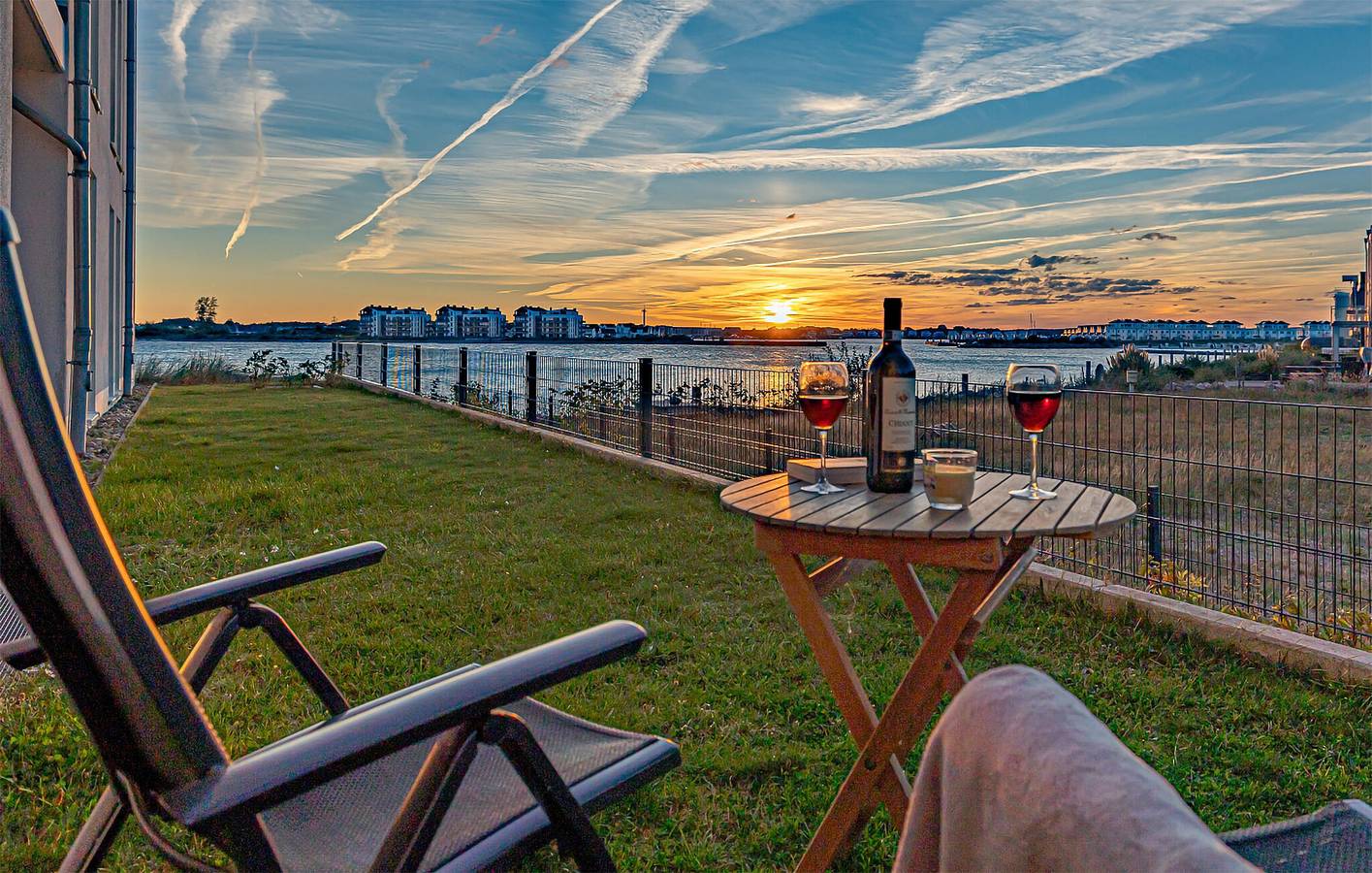 Ganze Ferienwohnung, Ferienwohnung mit Meerblick, Terrasse und Parkplatz, 700m zum Weidefelder Strand in Olpenitz, Kappeln
