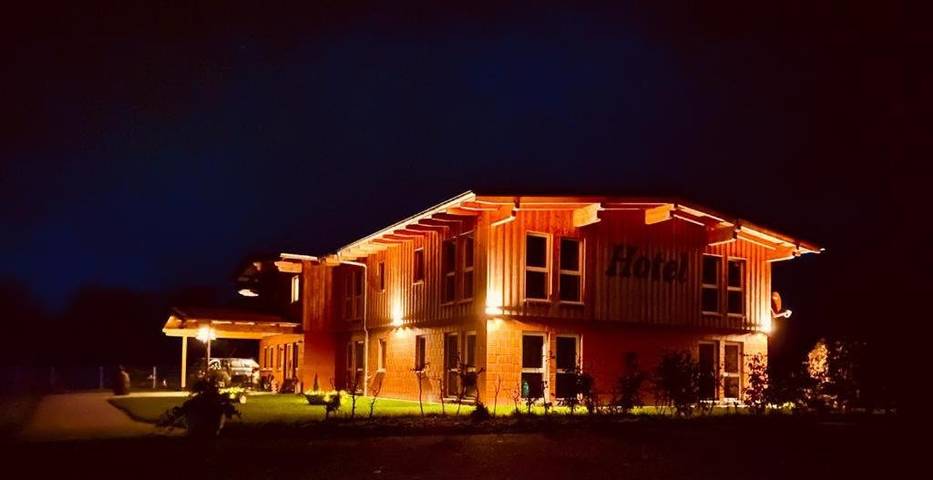 Hotel für 3 Personen, mit Ausblick und Garten in Breuna
