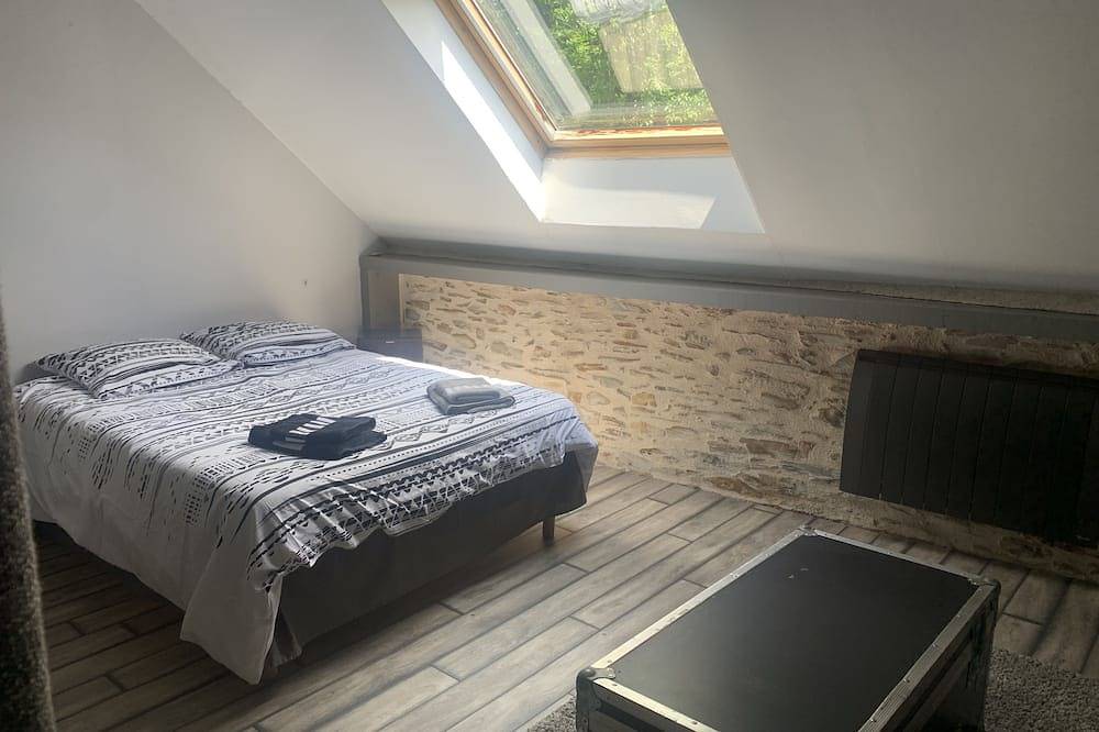 Belle Grange moderne rénovée - piscine chauffée juillet et août + jacuzzi. in Voutezac, Région de Brive-la-Gaillarde