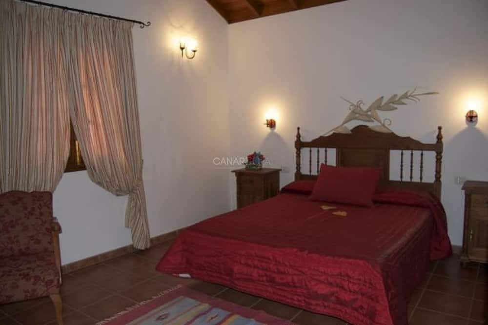 Scenic Organic Farmstay at Rincón del Olivo, San Sebastián de la Gom in El Atajo, San Sebastián de la Gomera