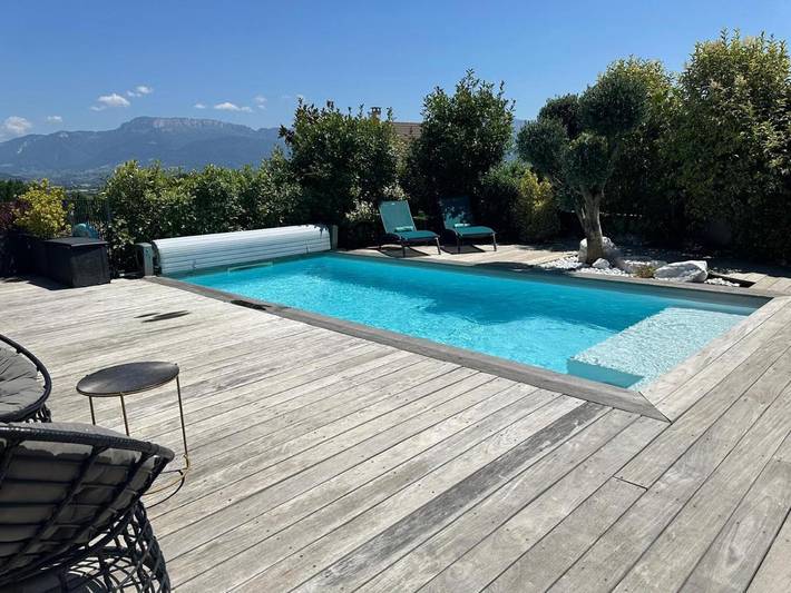 Location de vacances pour 8 personnes, avec Balcon et Terrasse ainsi que Jardin et Bassin pour enfant dans Épagny-Metz-Tessy