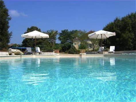 Location de vacances pour 7 personnes, avec Terrasse et Jardin ainsi que Piscine et Vue à Saint-Beauzeil