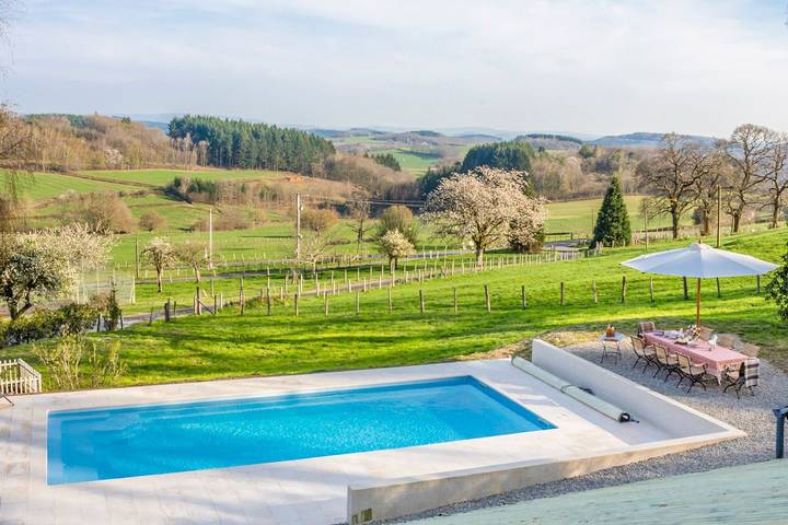 Château pour 12 personnes, avec jardin et terrasse dans Saône-et-Loire - 2