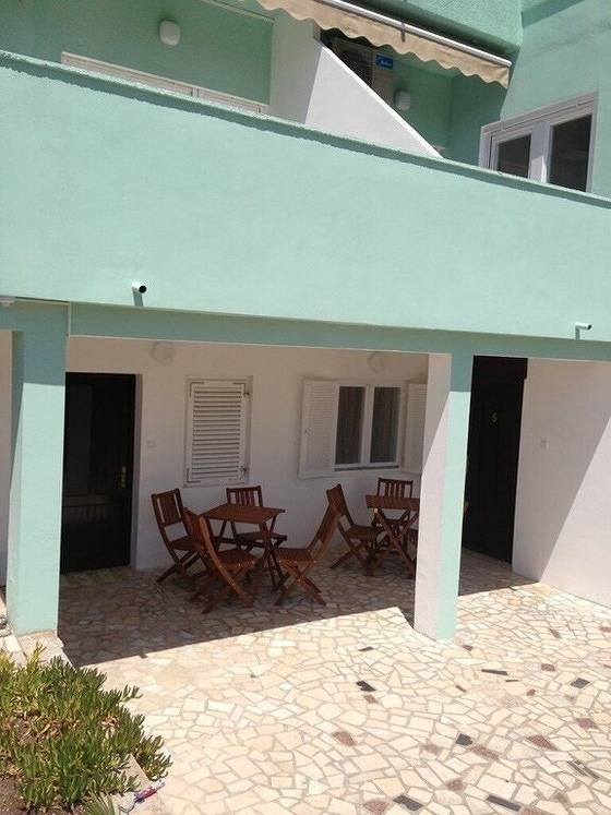 Geheel vakantieappartement, Resindenz Benni mit beheiztem grossem Pool in Medulin City, Medulin