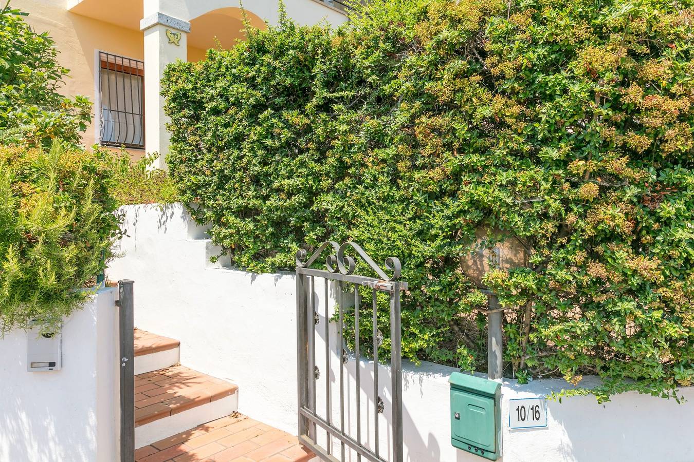 Ganze Wohnung, Kinderfreundliches Apartment mit Meerblick - Apartment Le Farfalle in Pittulongu, Costa Smeralda