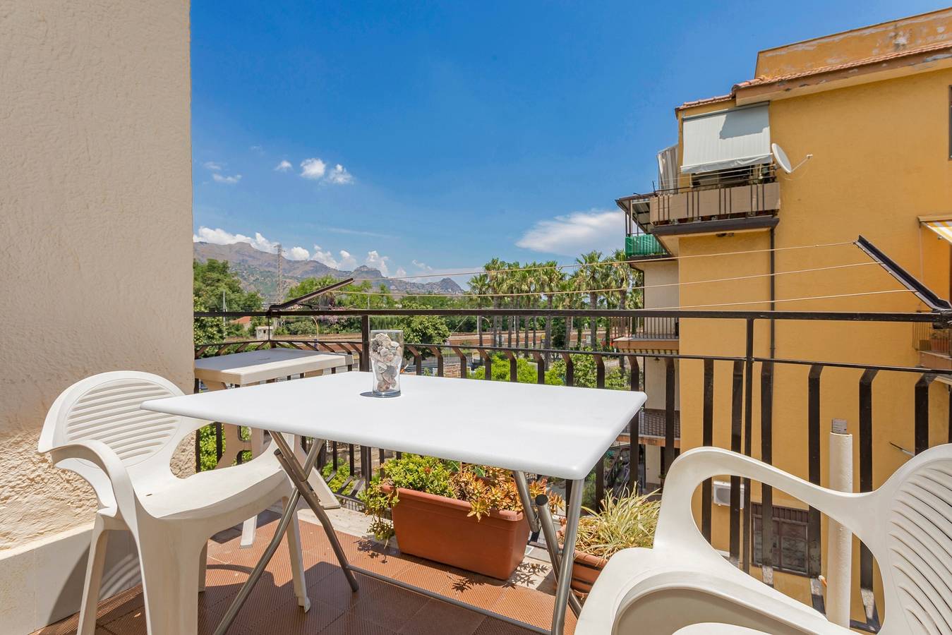 Monolocale intero, Casa Bethel con Balcone e Aria Condizionata in Chianchitta-Pallio, Giardini-Naxos