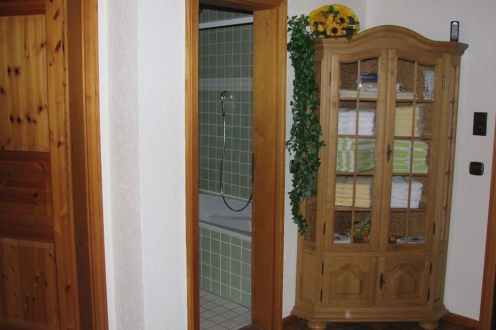 Ganze Wohnung, Haus Jägerwinkel - Wohnung Ii ★★★★ in Britzingen, Müllheim