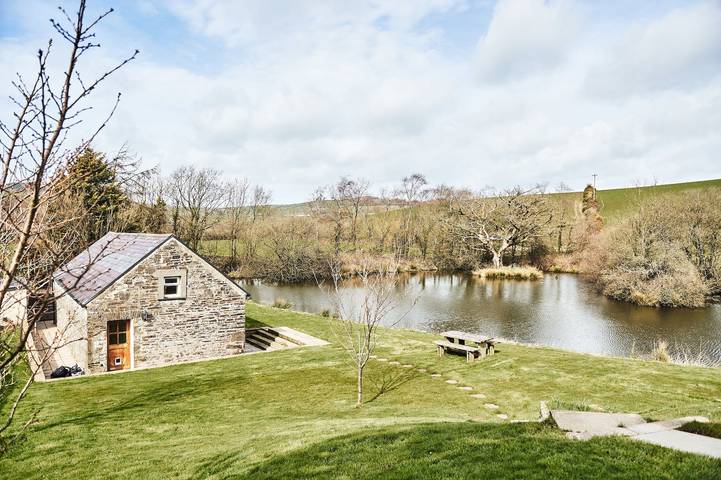 Holiday rental for 4 people, with sauna and garden as well as pool, child-friendly in Wales
