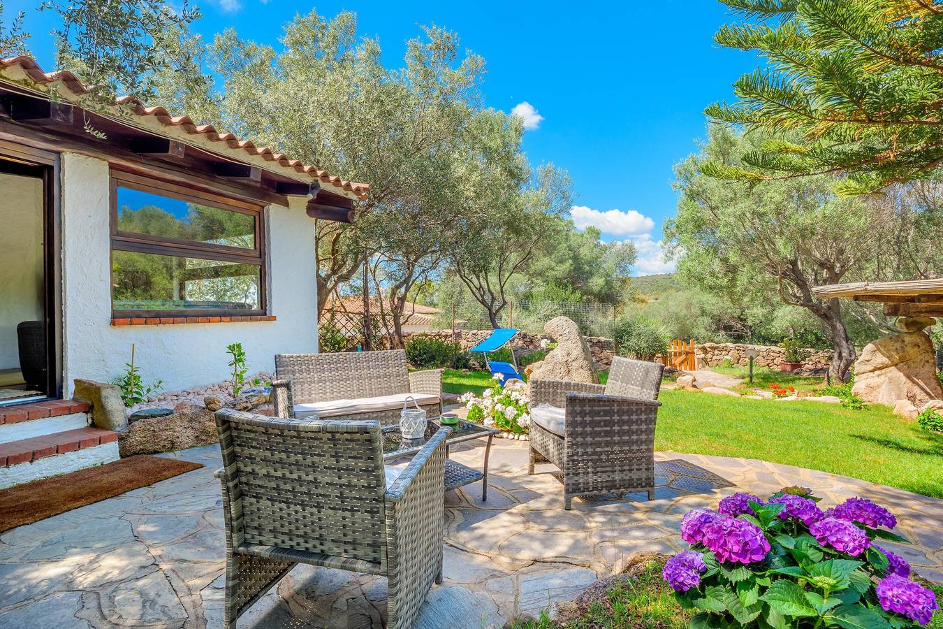 Villa 'Pirina' con terraza privada, Wi-Fi y aire acondicionado in Pittulongu, Costa Smeralda