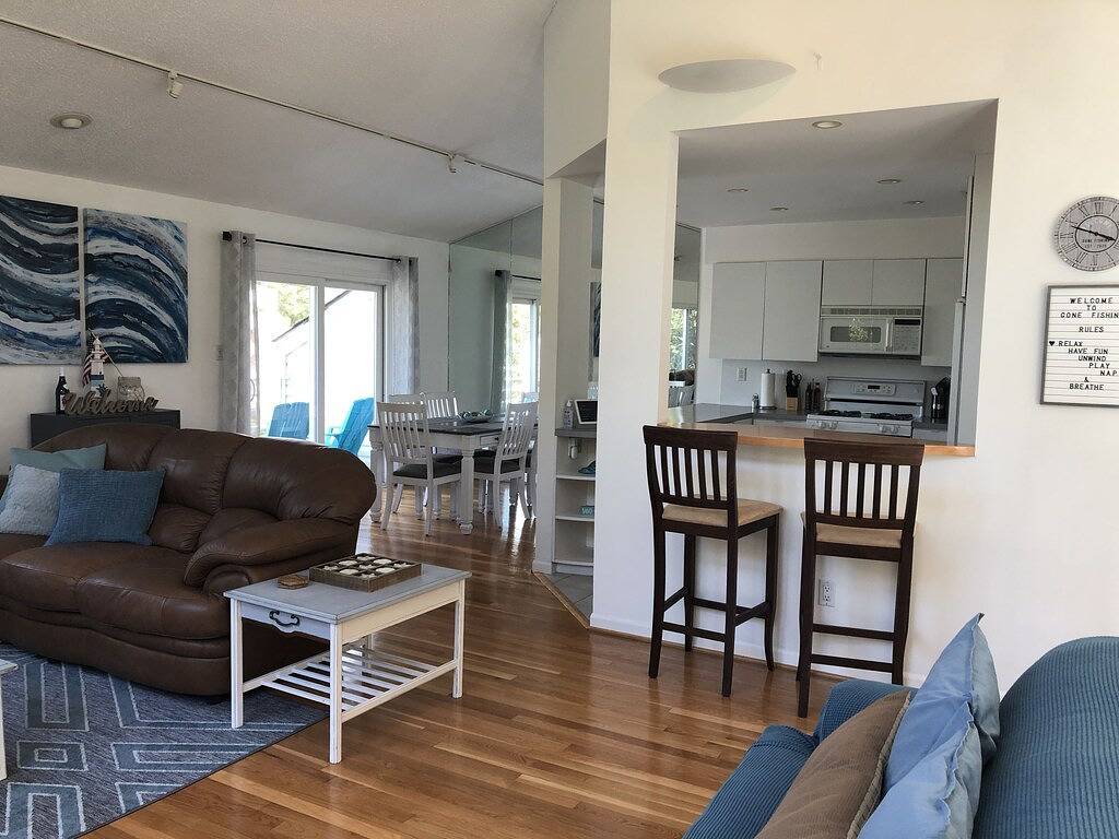 Beautiful 3 bedroom house minutes from the beach and First Landing State park in Virginia Beach