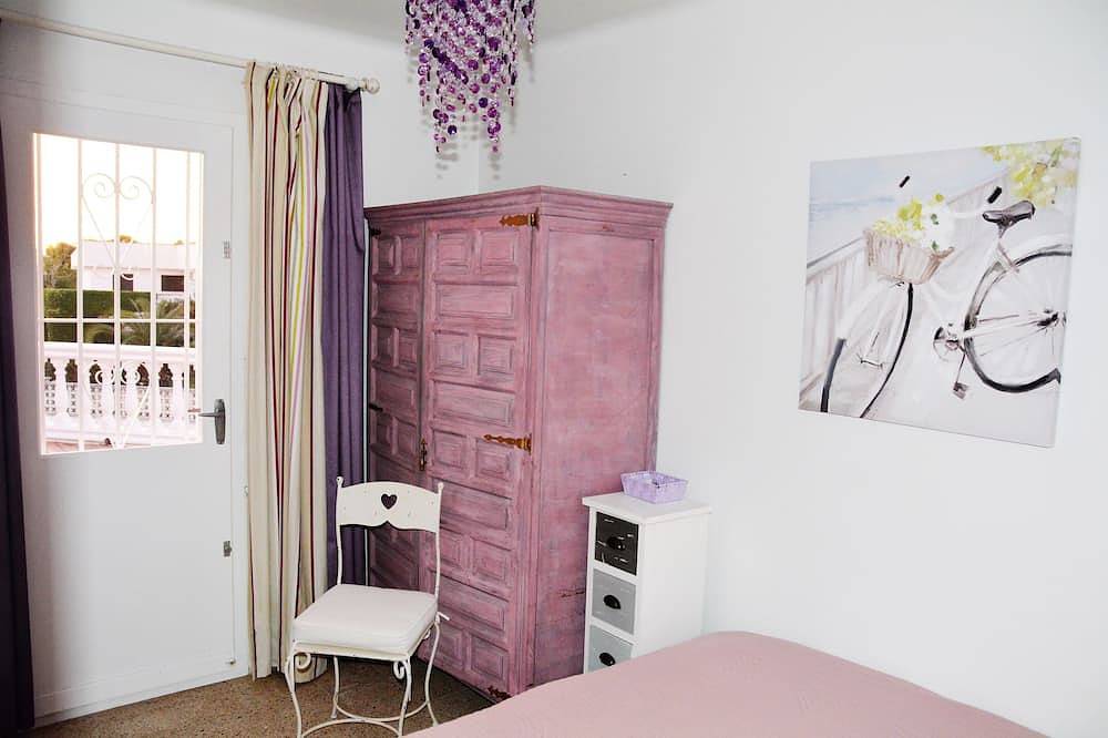 Special Offer Beautiful Villa Swimming Pool Amarre in Empuriabrava, Upper Empordà