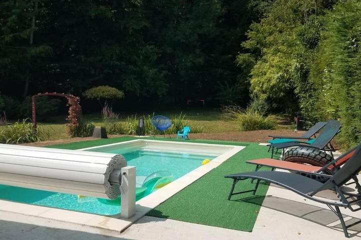 Location de vacances pour 10 personnes, avec Jardin et Piscine à Villers-en-Arthies