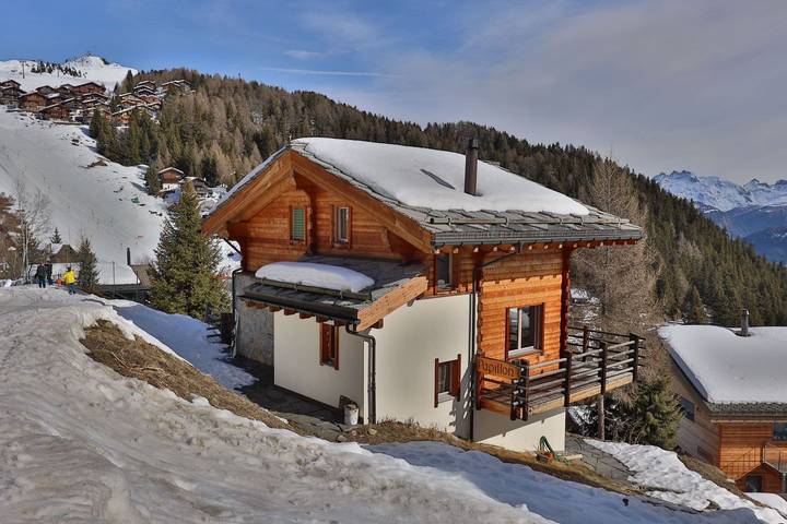 Ferienhaus für 8 Personen, mit Balkon und Balkon/Terrasse sowie Terrasse in Bettmeralp