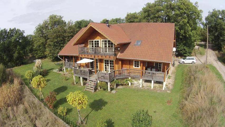 Location de vacances pour 2 personnes, avec terrasse et jardin ainsi que vue et piscine à Autoire - 2