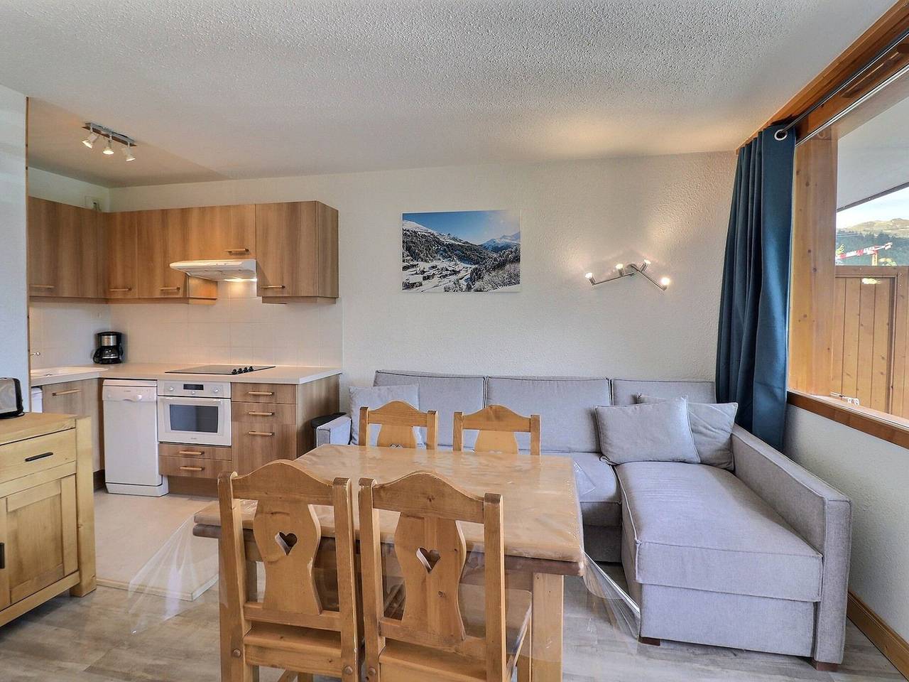 Ganze Wohnung, Qualitätsresidenz: schöne Wohnung für 4 Pers., 33m², Balkon, direkt an der Piste, nahe Geschäften in Méribel-Mottaret, Les Allues