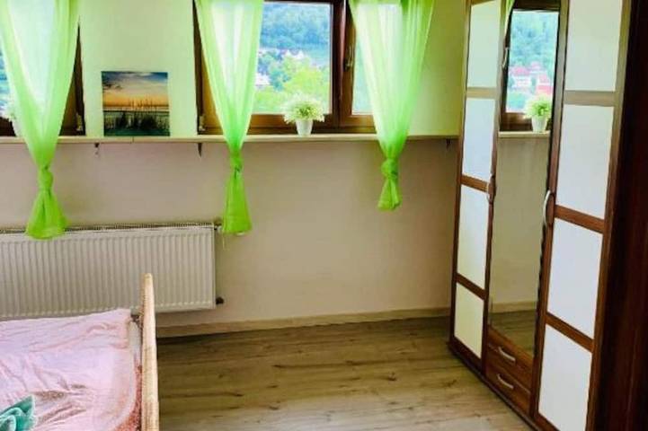Ganze Wohnung, Komplette Ferienwohnung mit Parkplatz und Wallbox vor der Tür. in Calw, Nordschwarzwald