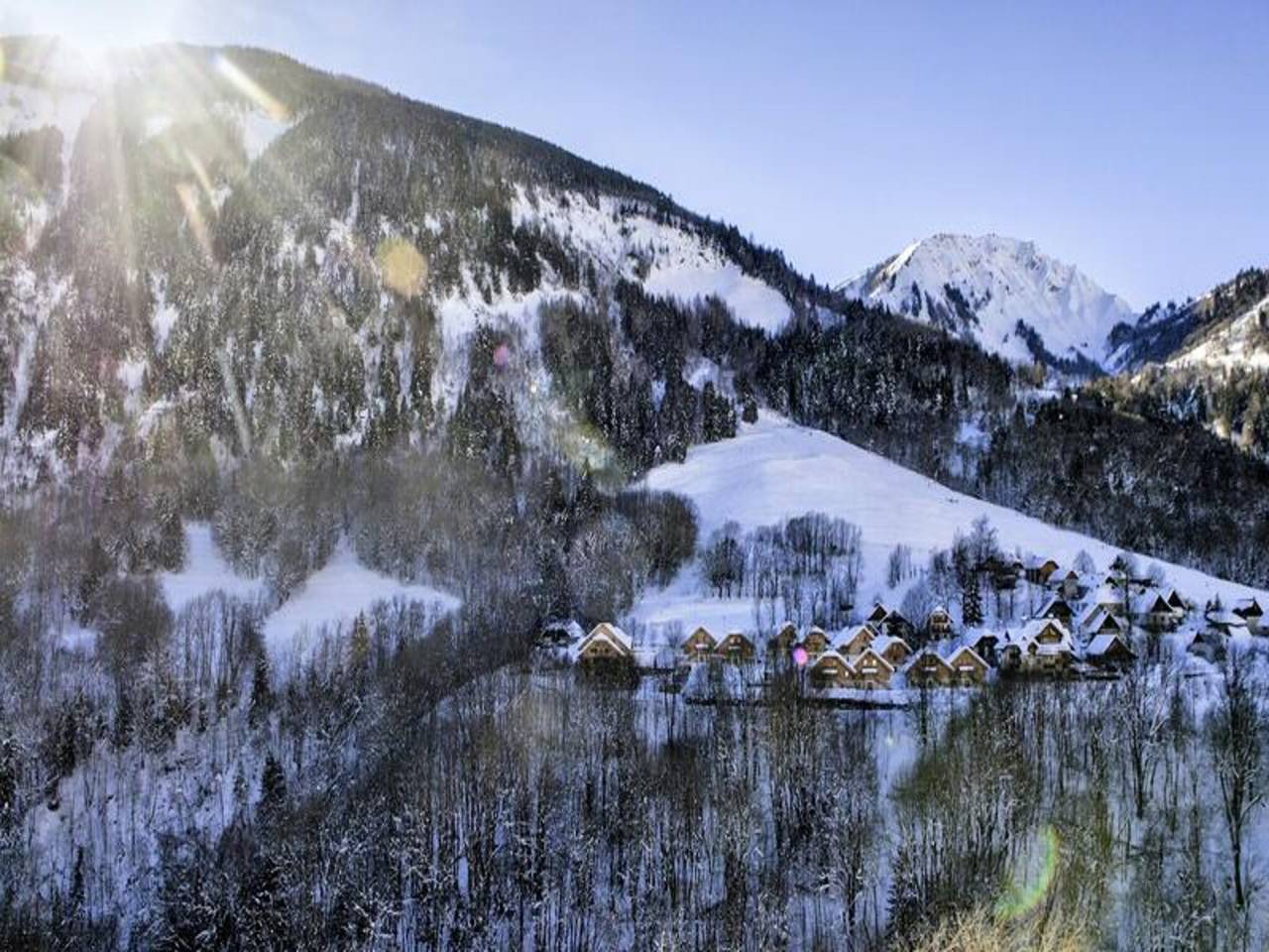 Ganze Wohnung, Apartment in Savoie mit beheiztem Pool in Saint-Colomban-des-Villards, Region Saint-Jean-de-Maurienne