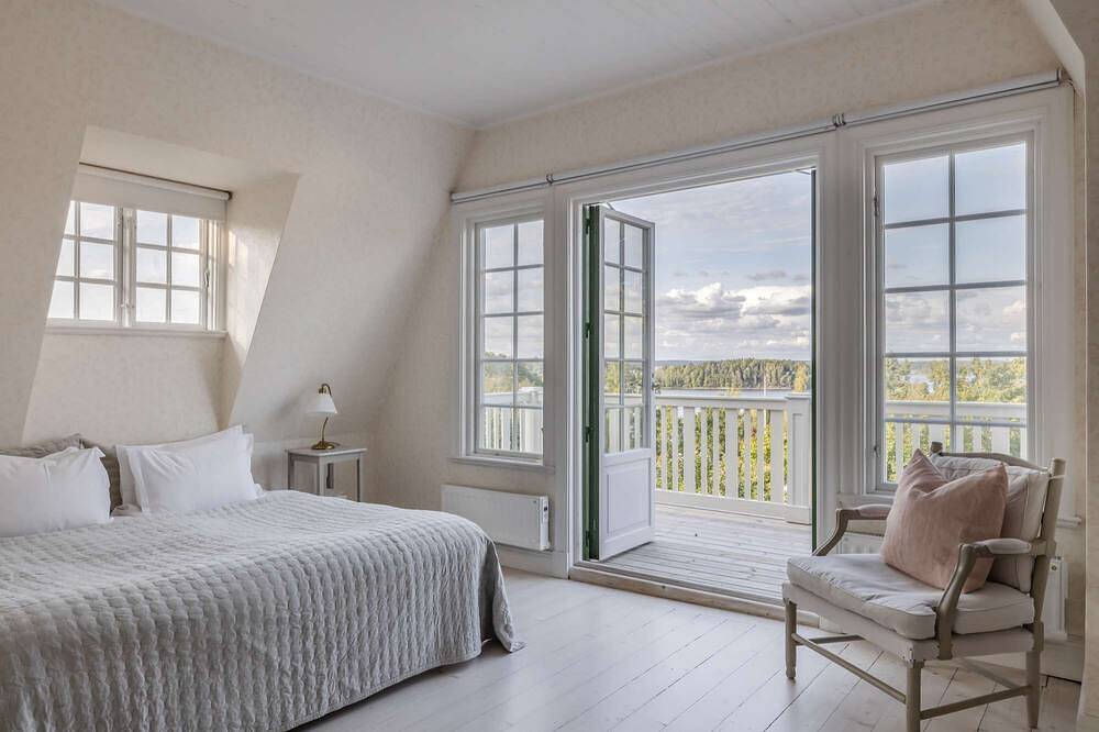 Villa Solfjäder offers a luxurious retreat in the stunning Stockholm archipelago. in Vaxholm, Stockholms skärgård