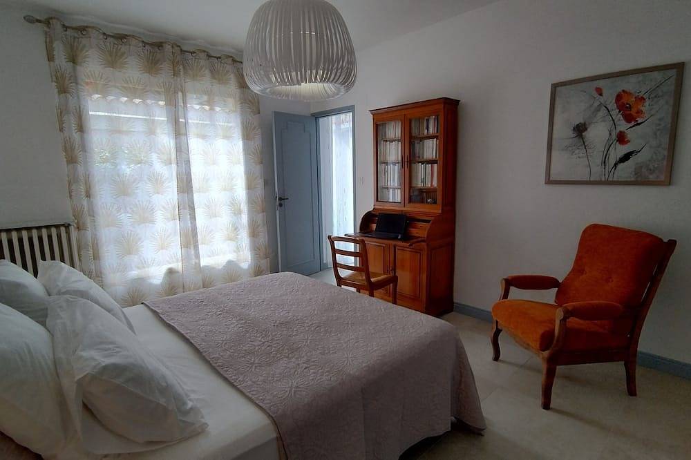 Gîte Les Oliviers situé au calme au milieu des pins et proche des plages in Béziers, Côte d'Améthyste