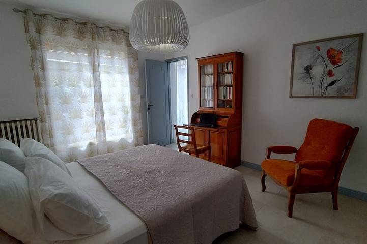 Gîte Les Oliviers situé au calme au milieu des pins et proche des plages in Béziers, Côte d'Améthyste