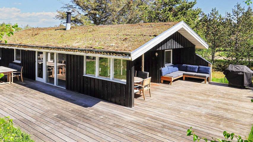 Ferieudlejning for 9 personer, med sauna, husdyr tilladt i Rødhus