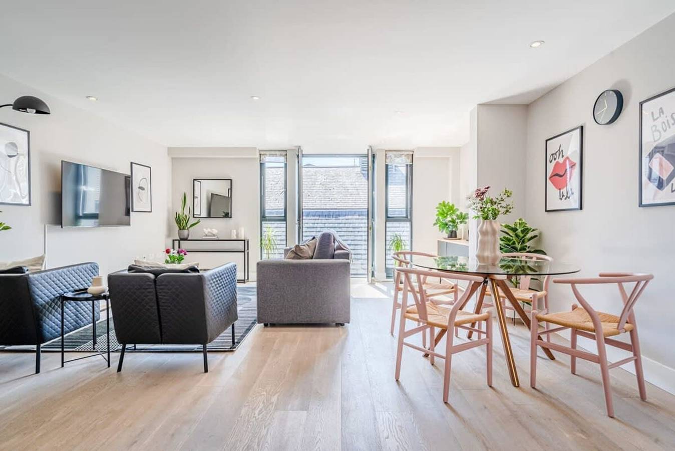 Entire apartment, Refined Spacious Covent Garden Apartment in Covent Garden, London