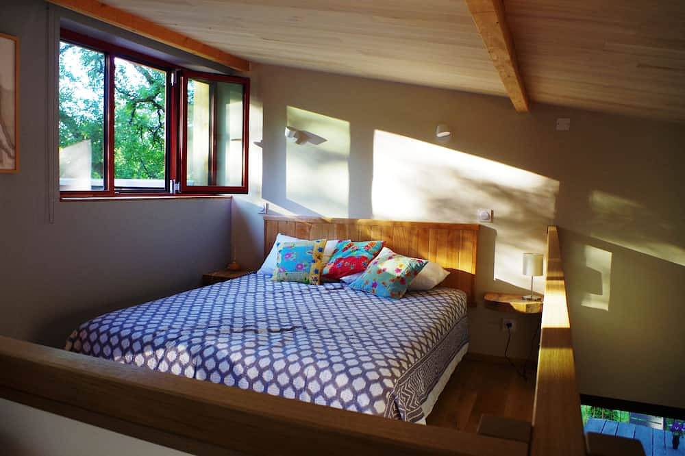 Gite écoconstruction avec piscine naturelle **** Isolation optimale in Puylagarde, Quercy