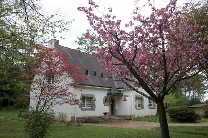 Location de vacances pour 6 personnes, avec jardin et terrasse à Trédion