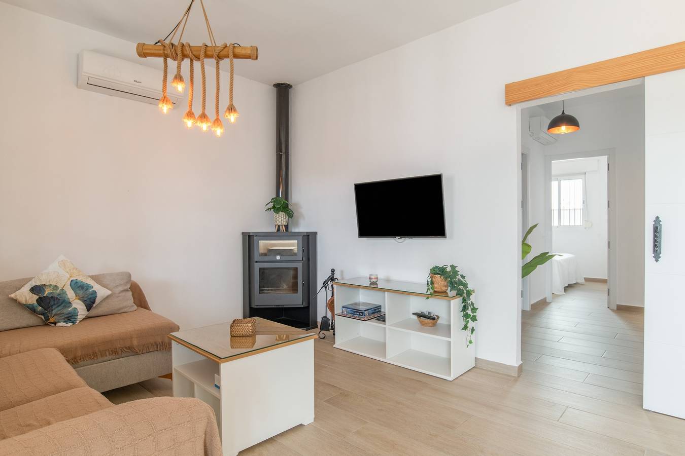 Casa vacacional 'Canario' con jardín privado y Wi-Fi in Playa El Palmar, Vejer de la Frontera