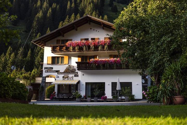B&B für 2 Personen, mit Terrasse und Garten sowie Pool und Sauna in Silvretta Montafon