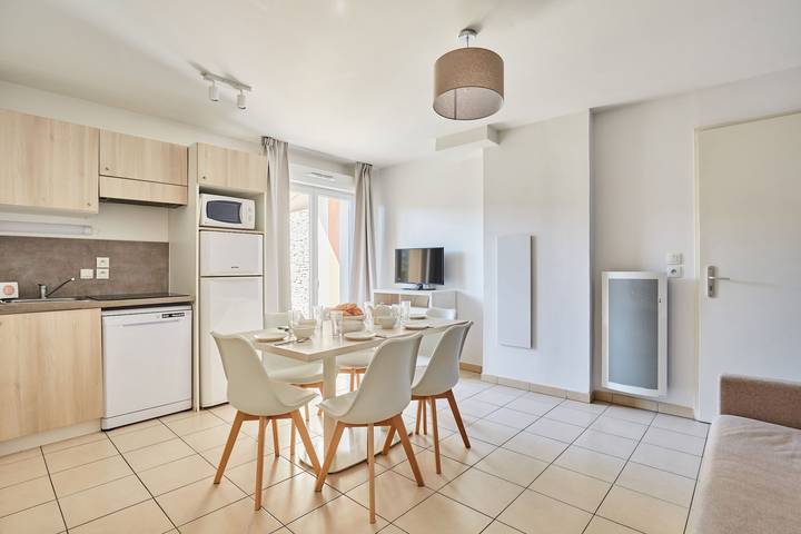 Ferienwohnung für 6 Personen, mit Balkon und Pool, mit Haustier in Gard - 4