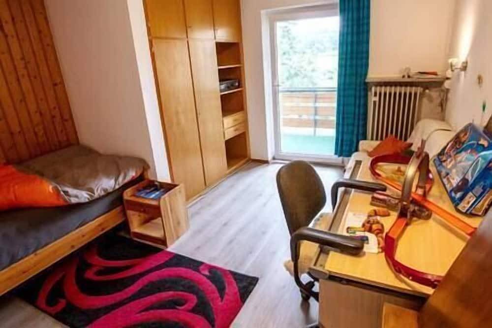 Ganze Wohnung, Natur Paradies Seeberg, Pool, Garten, Grill, Klavier, Natur Paradies mit Pool - Ferienwohnung am See in Heidenheim, Stuttgart Region