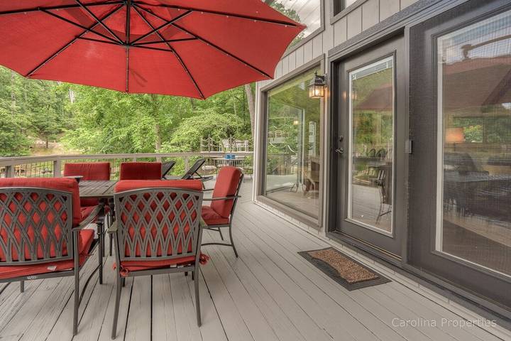 Vacation rental for 10 people, with terrace in Lake Lure
