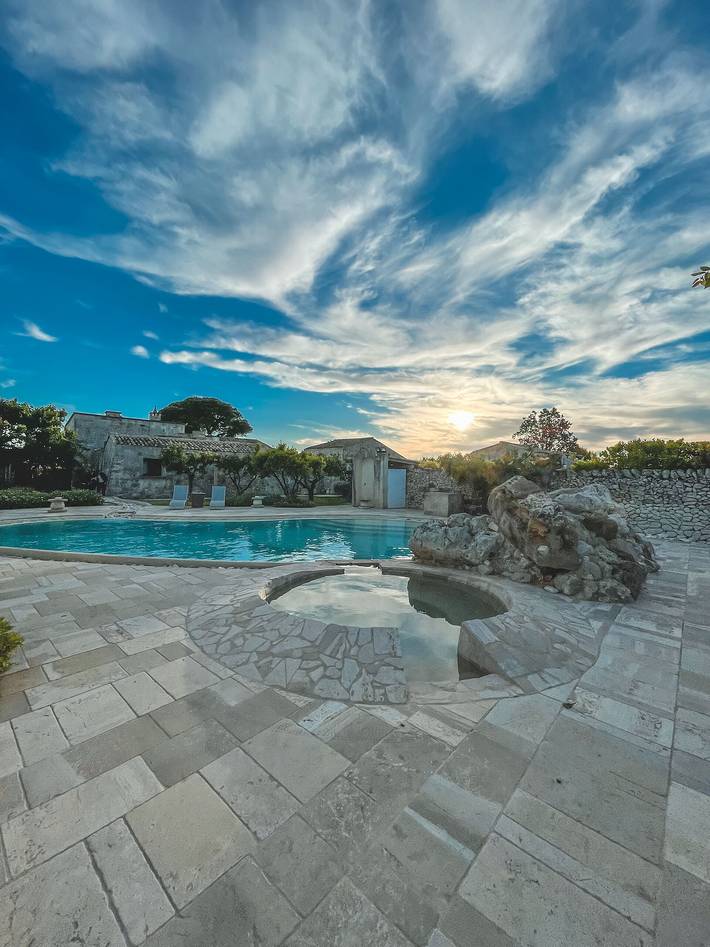 Location de vacances pour 12 personnes, avec jacuzzi et jardin à Martano - 2