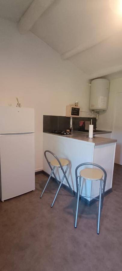 Location de vacances pour 4 personnes, avec piscine et terrasse ainsi que vue et jardin à Saint-Aubin-de-Nabirat - 4