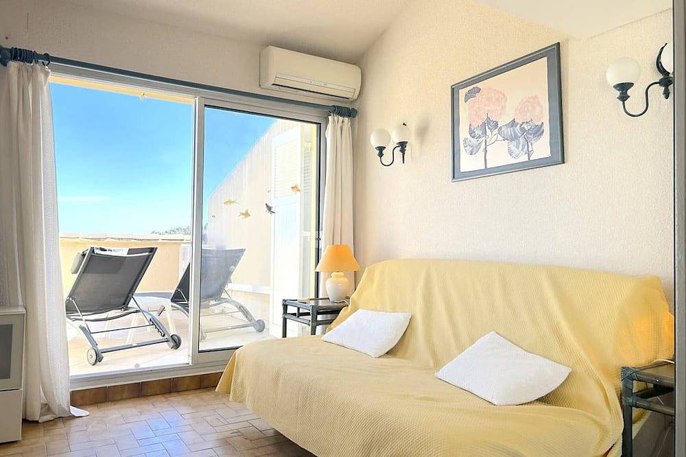 Ganze Wohnung, 3-Zimmer-Wohnung für 6 mit Terrasse, Klima, Privatpool, Parkplatz in Pramousquier, Le Lavandou