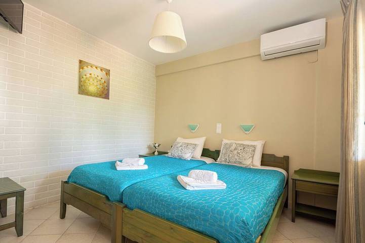 Gîte pour 4 personnes, avec terrasse dans Almirida - 2