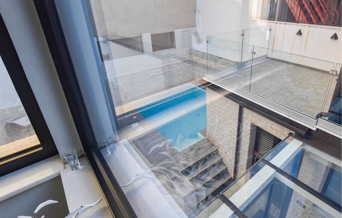 Moderno Apartamento con Piscina, Terraza y AC | Cerca del Centro de Catania in Catania, Provincia de Catania