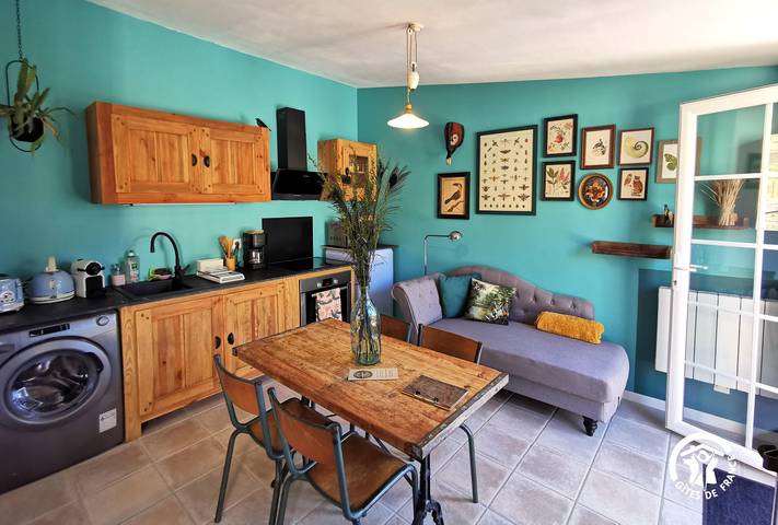 Gîte pour 2 personnes, avec Terrasse ainsi que Jardin et Piscine