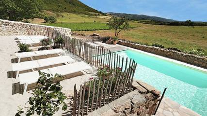 Cottage pour 4 personnes, avec piscine ainsi que jardin et terrasse, animaux acceptés à Villesèque-des-Corbières