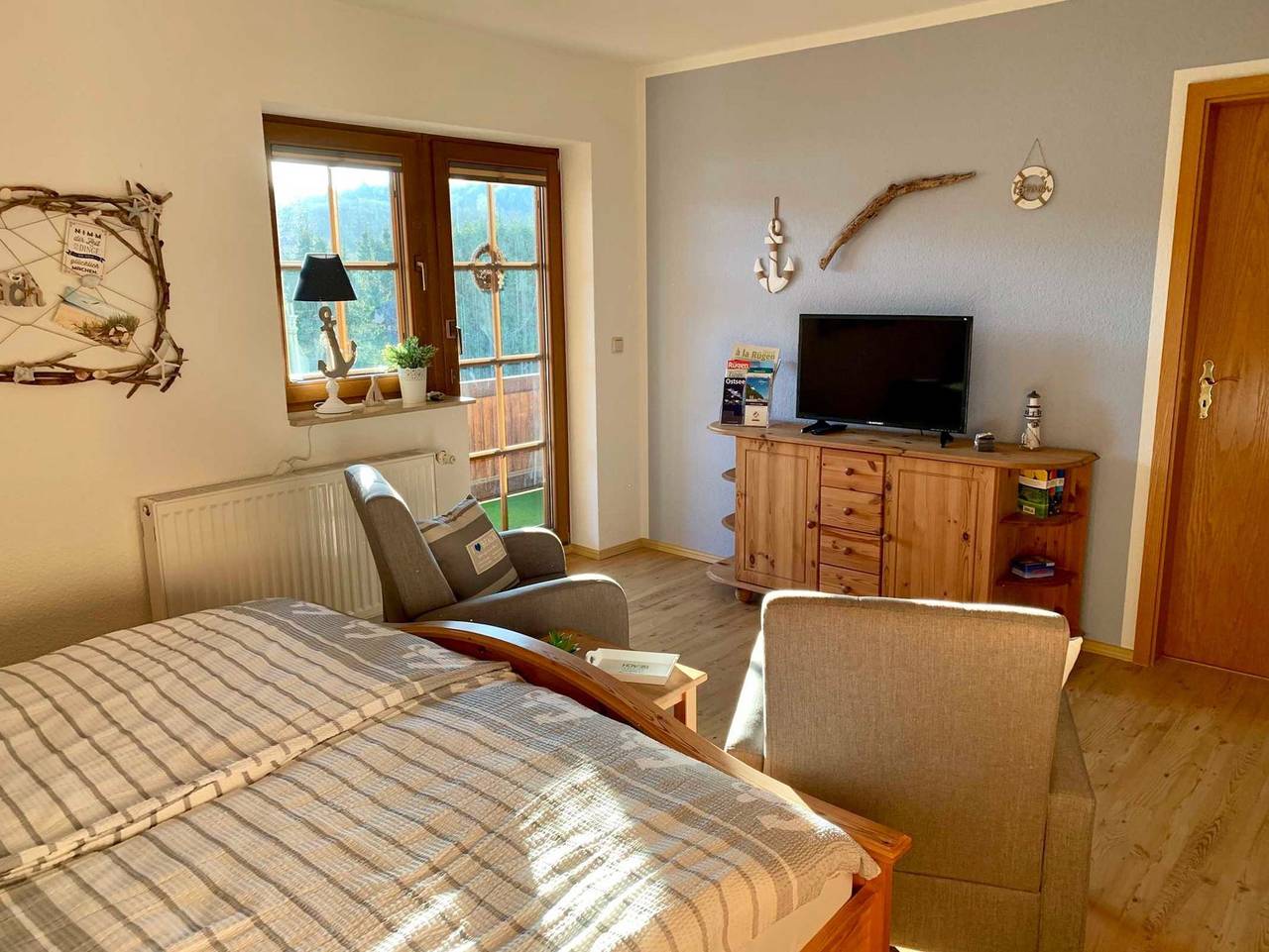 Ganze Ferienwohnung, Land Fewo am Teich- Reet gedeckt/Ostseenah /bei Binz - Ferienwohnung in Pantow, Zirkow
