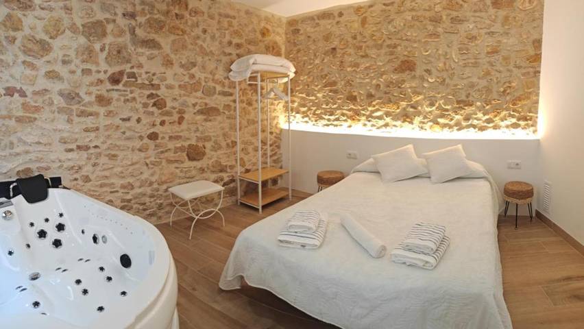 Location de vacances pour 6 personnes, avec jacuzzi et balcon à Traiguera