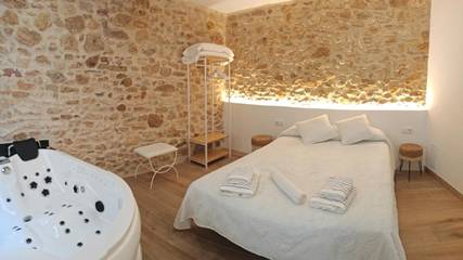 Gîte pour 6 personnes, avec balcon et jacuzzi à Traiguera